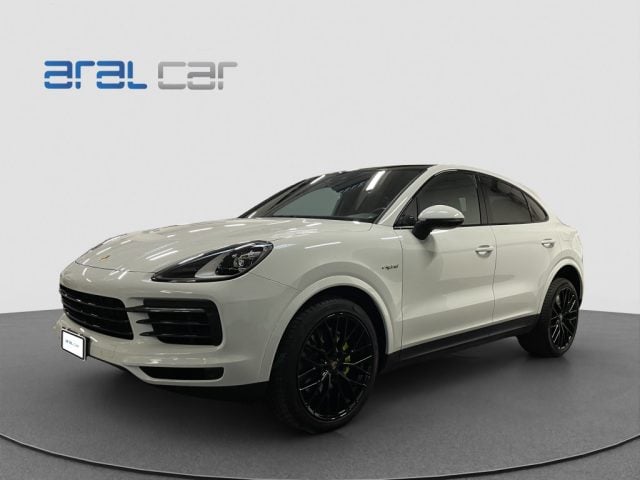 Porsche Cayenne COUPE' 3.0 V6 E-HYBRID 340 CV usato a TORINO