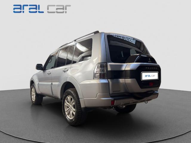 Mitsubishi Pajero 3.2 DI-D 16V aut. Instyle DPF 7 Posti - foto 4 di 4