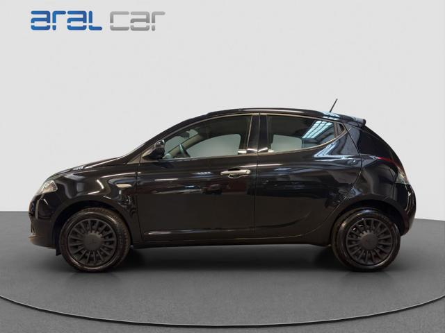 Lancia Ypsilon 1.0 FireFly 5 porte S&S Hybrid Silver - foto 3 di 4