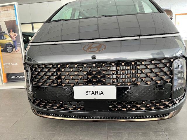 Hyundai STARIA 1.6 HEV AT 2WD 7 posti Luxury KM0 - foto 3 di 4