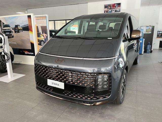 Hyundai STARIA 1.6 HEV AT 2WD 7 posti Luxury KM0 - foto 2 di 4