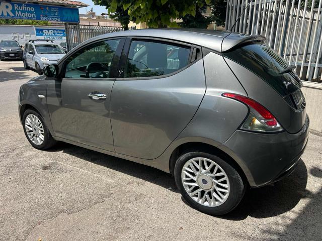 Lancia Ypsilon 1.2 69 CV 5 porte GPL Ecochic Gold - foto 4 di 4