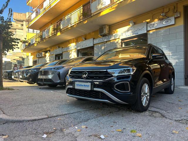 Volkswagen T-Roc 1.5 AUTOMATICA CLIMA AUT. -LED-VIRTULA COCKPIT, del 2024, 92.123 km, in vendita a Afragola (NA)