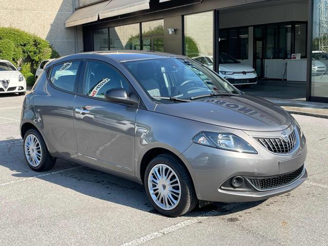 Lancia Ypsilon 1.0 FireFly 5p 69CV S&S Hybrid Ecochic Silver Neop usato a LENO