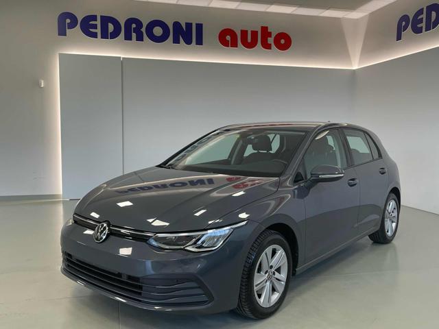 Volkswagen Golf 8 1.0 eTSI EVO DSG CV 110 Navi Life 16 Neopatent. usato a LENO