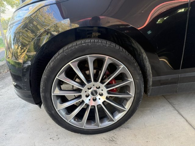 Land Rover Range Rover Velar 2.0D I4 240 CV SE-4X4-TETTO-PELLE-RUOTE DA 22 - foto 2 di 4