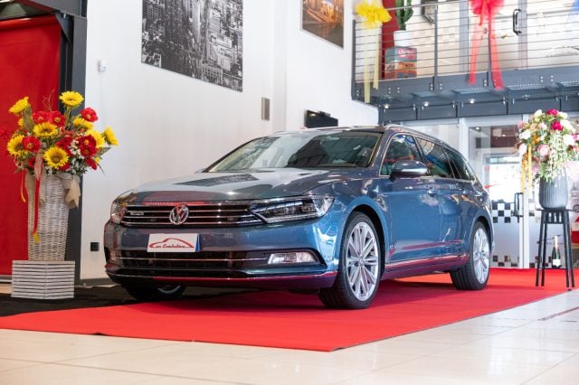Volkswagen Passat Business Variant 2.0 BiTDI 4MOTION DSG.240CV.4X4, del 2017, 213.700 km, in vendita a Noventa Vicentina (VI)