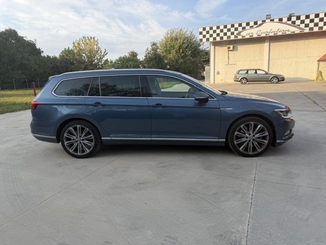 Volkswagen Passat Business Variant 2.0 BiTDI 4MOTION DSG.240CV.4X4 - foto 4 di 4