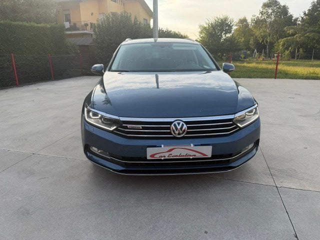 Volkswagen Passat Business Variant 2.0 BiTDI 4MOTION DSG.240CV.4X4 - foto 2 di 4