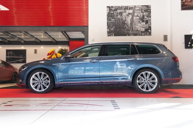 Volkswagen Passat Business Variant 2.0 BiTDI 4MOTION DSG.240CV.4X4 - foto 3 di 4
