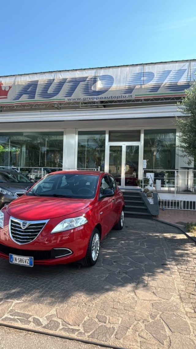 Lancia Ypsilon 0.9 TwinAir 85 CV 5 porte S&S DFN Gold - foto 4 di 4