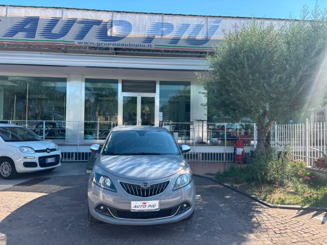 Lancia Ypsilon 1.0 FireFly 5 porte S&S Hybrid Alberta Ferretti - foto 3 di 4