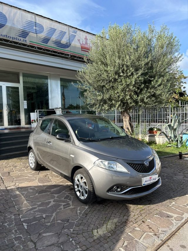 Lancia Ypsilon 1.3 MJT 16V 95 CV 5 porte S&S Gold - foto 3 di 4