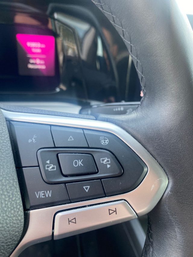 Volkswagen Golf 1.5 TSI EVO Life, del 2020, 93.000 km, in vendita a Poggiomarino (NA)
