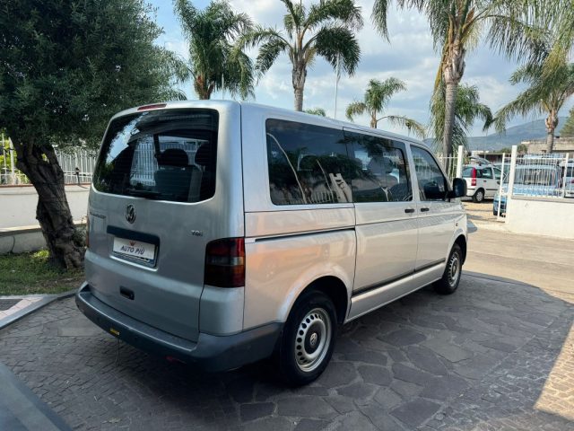 Volkswagen Transporter 1.9 TDI/105CV PC-TM Kom. Duo, del 2006, 239.000 km, in vendita a Poggiomarino (NA)