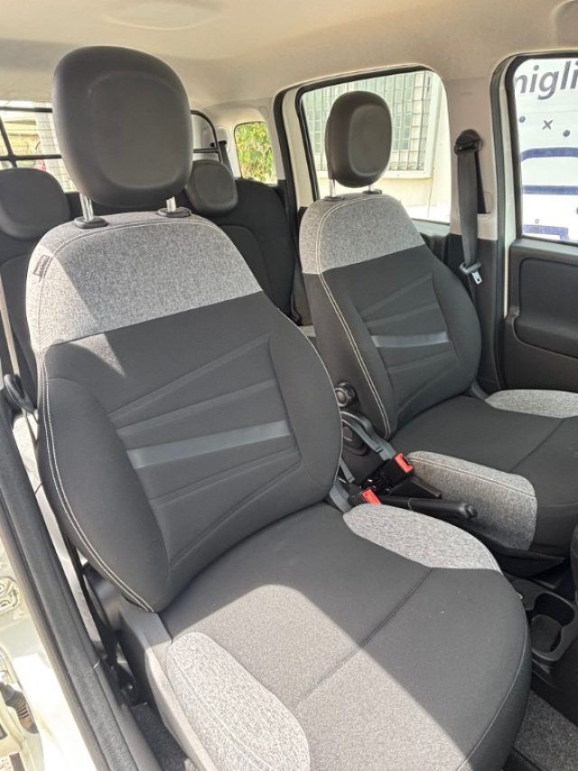 Fiat Panda 1.0 S&S Hybrid Street Van 4 posti - foto 4 di 4
