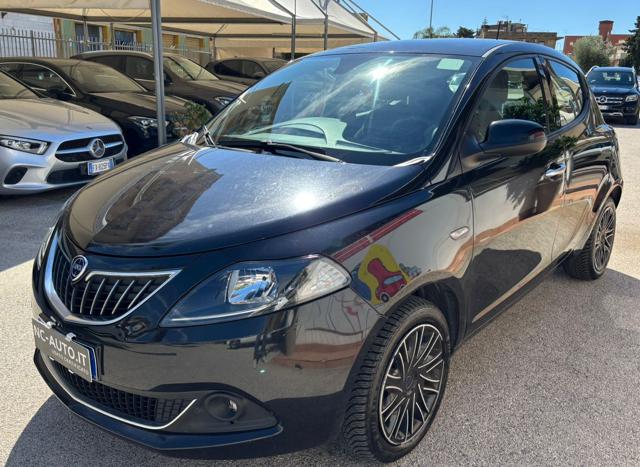 Lancia Ypsilon 1.0 FireFly 5 porte S&S Hybrid Ecochic Gold - foto 2 di 4