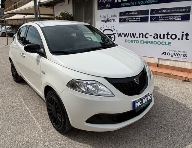 Lancia Ypsilon 1.0 FireFly 5 porte S&S Hybrid Silver usato a PORTO EMPEDOCLE