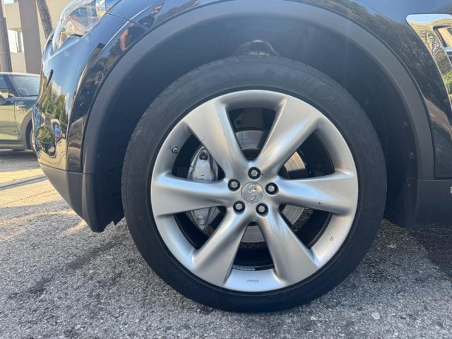 Infiniti QX70 3.0 diesel V6 AT S Premium - foto 5 di 22