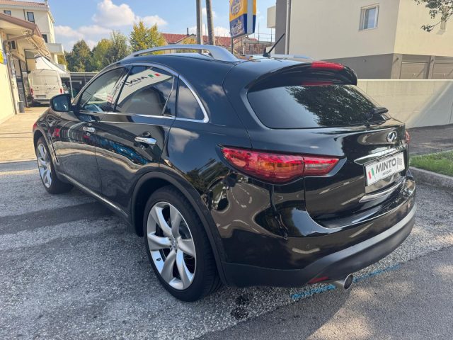 Infiniti QX70 3.0 diesel V6 AT S Premium - foto 2 di 22