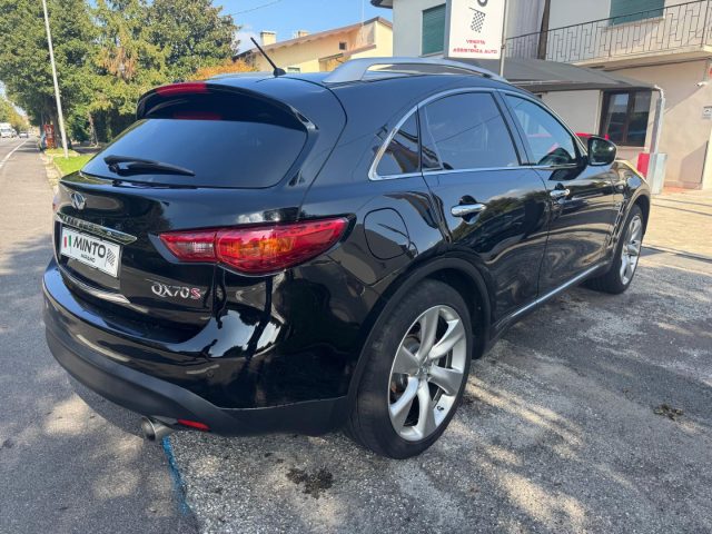 Infiniti QX70 3.0 diesel V6 AT S Premium - foto 3 di 22