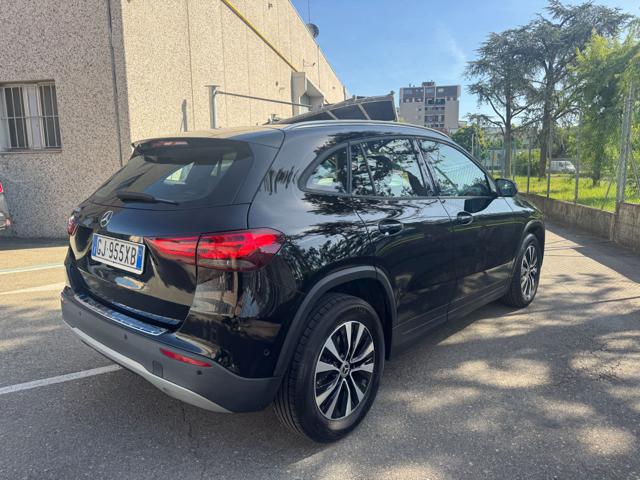 Mercedes-Benz GLA 180 d Automatic Business NAVI+RETR. SOLI KM. 41.200 - foto 3 di 4