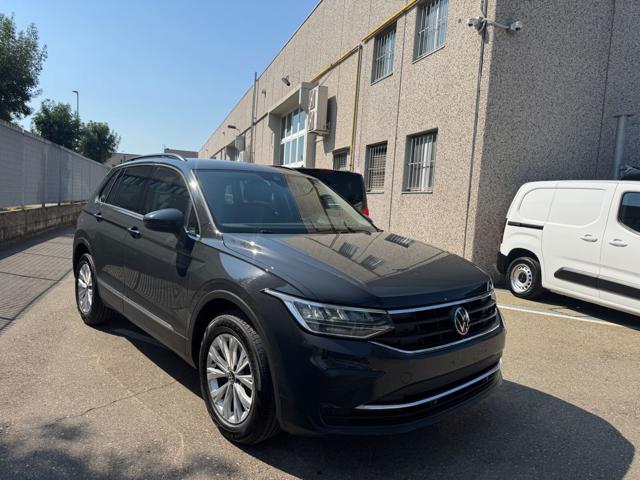 Volkswagen Tiguan 2.0 TDI 150 CV SCR DSG Life - foto 2 di 4