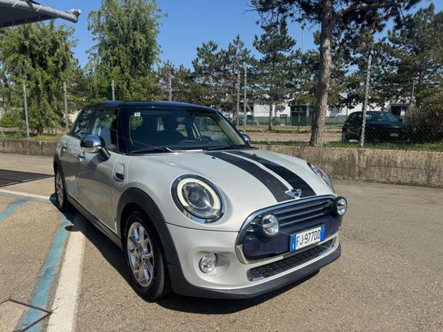 MINI Cooper D 1.5 Hype 5 porte 116CV - foto 2 di 4