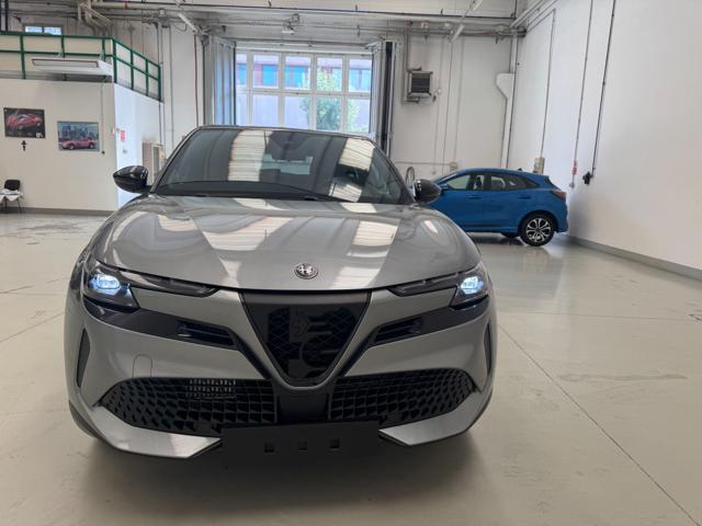 Alfa Romeo Junior 1.2 145 CV Hybrid eDCT6 Speciale KM.0 - foto 2 di 4