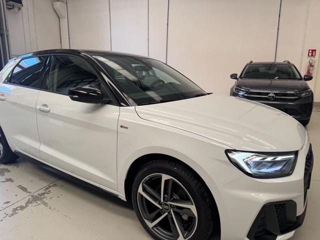 Audi A1 SPB 30 TFSI S-Tronic Identity Black S-Line KM.0 - foto 3 di 17