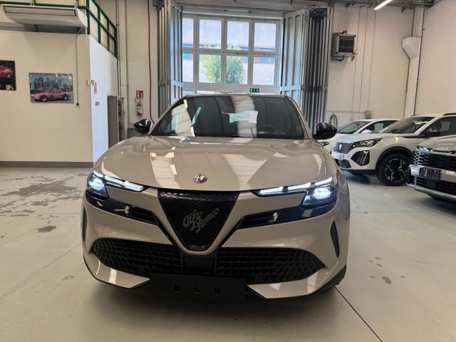 Alfa Romeo Junior 1.2 136 CV Hybrid (145) eDCT6 - foto 2 di 4