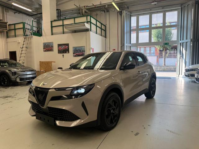 Alfa Romeo Junior 1.2 136 CV Hybrid (145) eDCT6, del 2025, 41.900 km, in vendita a Modena (MO)