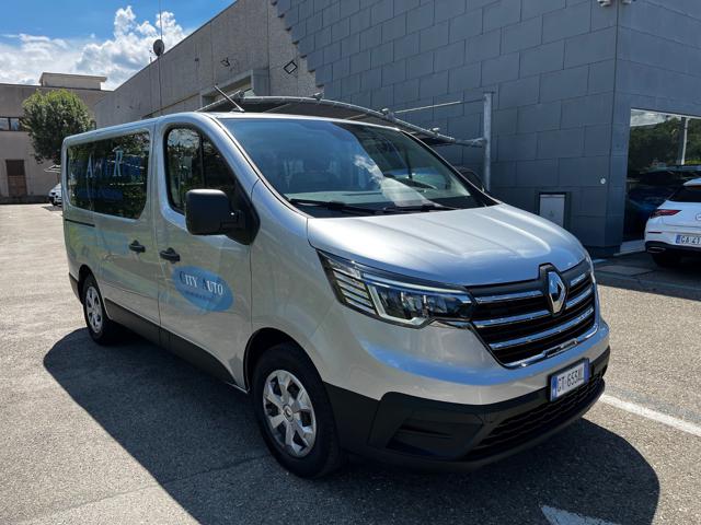 Renault Trafic BluedCi 150CV 9 POSTI NOLEGGIO - foto 2 di 4
