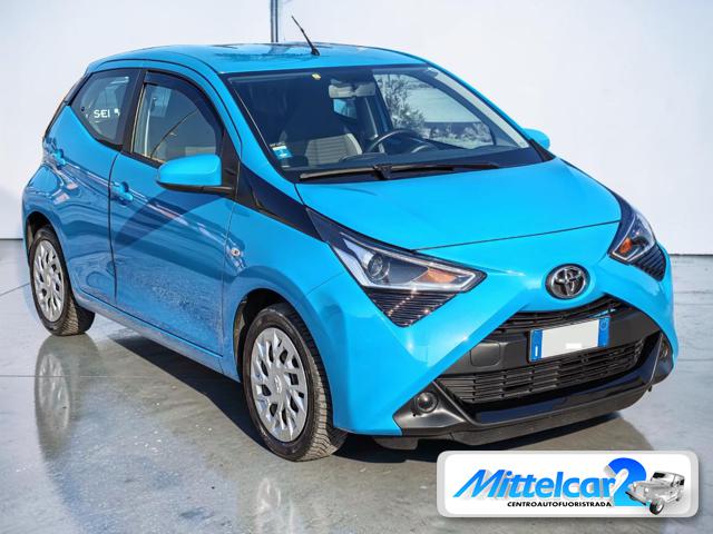Toyota Aygo Connect 1.0 VVT-i 72CV 5 porte x-business MMT usato a CASSACCO