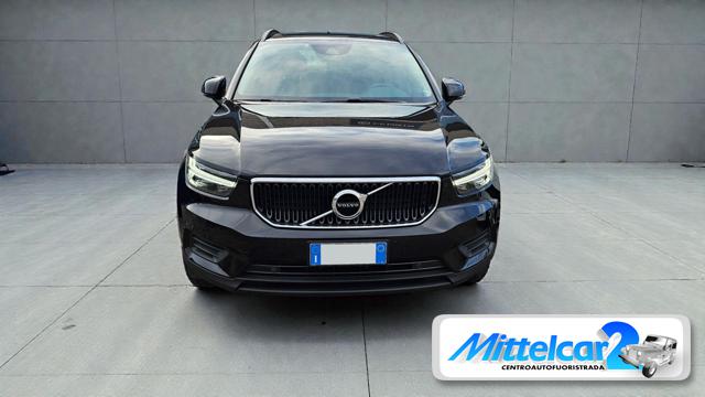 Volvo XC40 T2 Business - foto 2 di 4