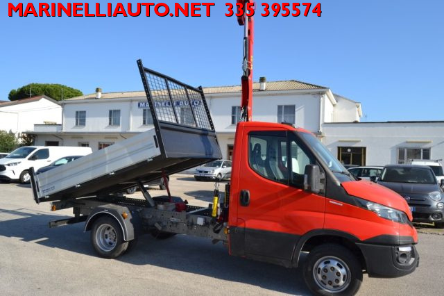 Iveco Daily 35C13 2.3 RIBALTABILE CON GRU HC38 A 3 SFILI - foto 3 di 4