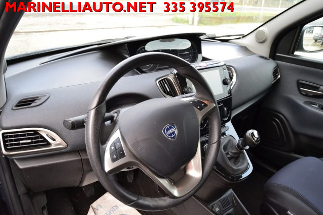 Lancia Ypsilon 1.0 FireFly 5 p. Hybrid Ecochic Gold, del 2021, 33.000 km, in vendita a Comacchio (FE)