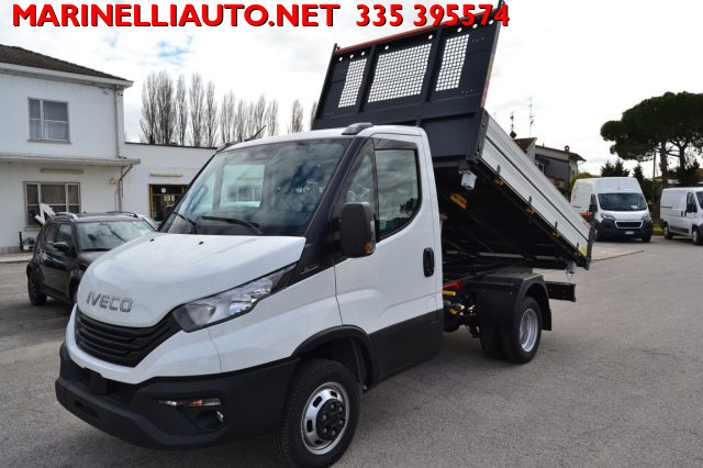 Iveco Daily 35C14 2.3 RIBALT.TRILATERALE MY2025 P.CONSEGNA - foto 1 di 4