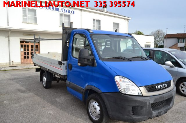Iveco Daily 2.3 115CV CASSONE FISSO 142000 KM - foto 3 di 4