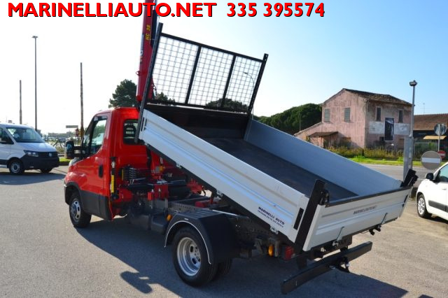 Iveco Daily 35C13 2.3 RIBALTABILE CON GRU HC38 A 3 SFILI, del 2016, 160.000 km, in vendita a Comacchio (FE)