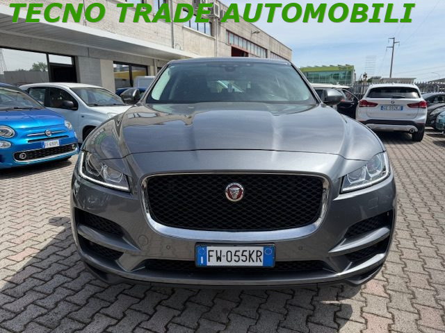 Jaguar F-Pace 2.0 D 180 CV aut. Portfolio - foto 3 di 4