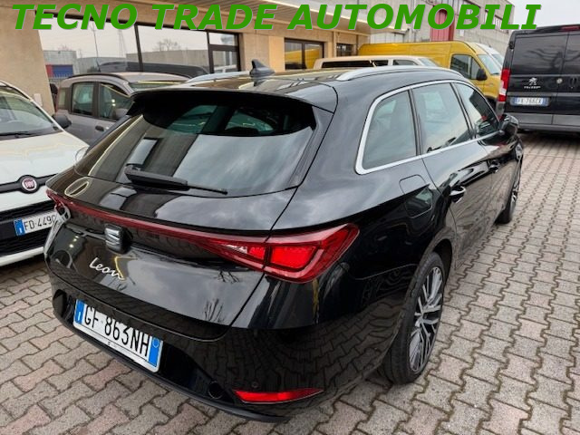 SEAT Leon Sportstourer 1.5 eTSI 150 CV DSG Xcellence - foto 2 di 4