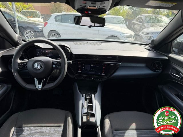 Alfa Romeo Junior 1.2 136 CV Hybrid eDCT6 Automatica, del 2024, 6.690 km, in vendita a Oderzo (TV)