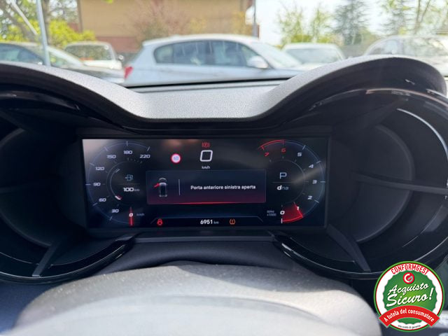 Alfa Romeo Junior 1.2 136 CV Hybrid eDCT6 Automatica, del 2024, 6.690 km, in vendita a Oderzo (TV)