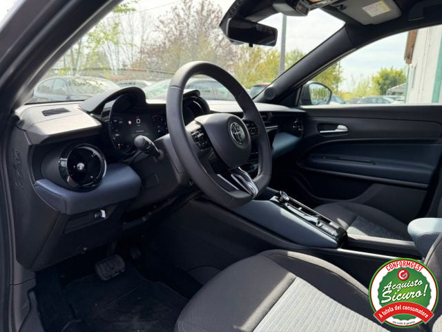 Alfa Romeo Junior 1.2 136 CV Hybrid eDCT6 Automatica, del 2024, 6.690 km, in vendita a Oderzo (TV)