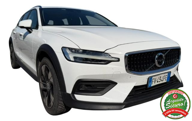 Volvo V60 Cross Country D4 AWD Geartronic Pro - foto 2 di 4