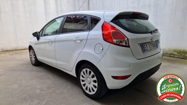 Ford Fiesta 1.0 80CV 5 porte - foto 3 di 4
