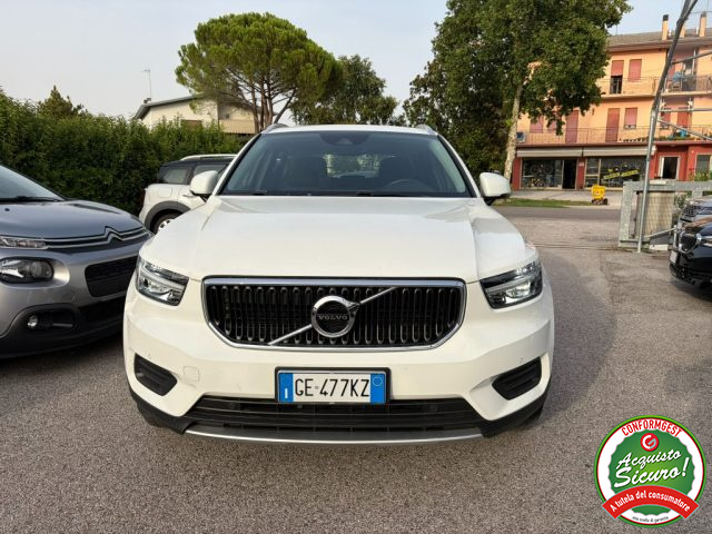 Volvo XC40 T2 Geartronic Momentum - foto 3 di 4