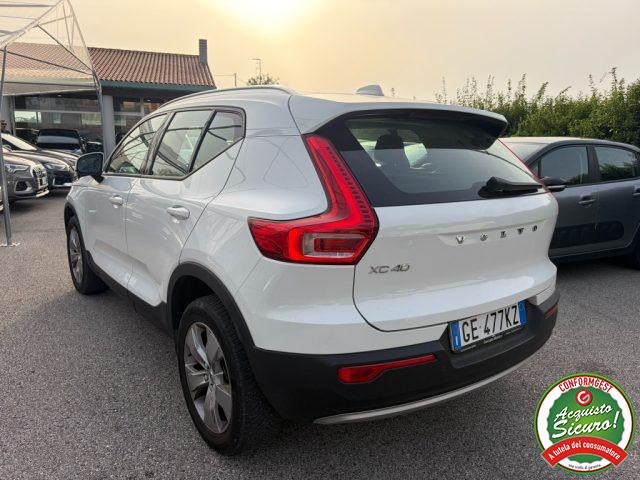 Volvo XC40 T2 Geartronic Momentum - foto 4 di 4
