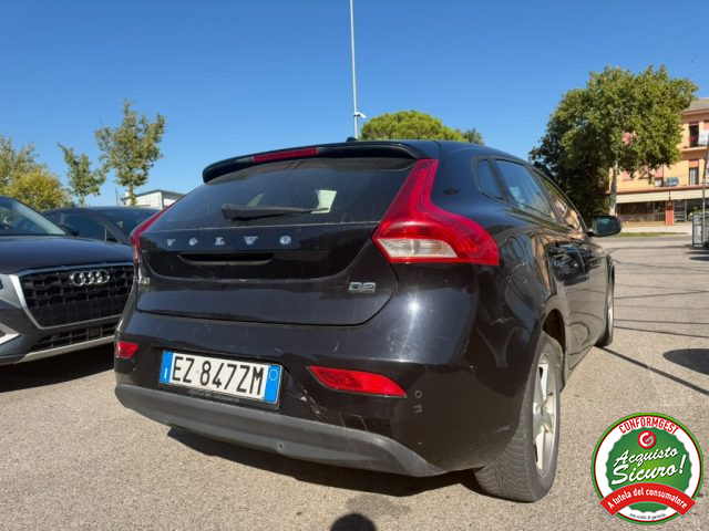 Volvo V40 D2 Momentum - foto 4 di 4